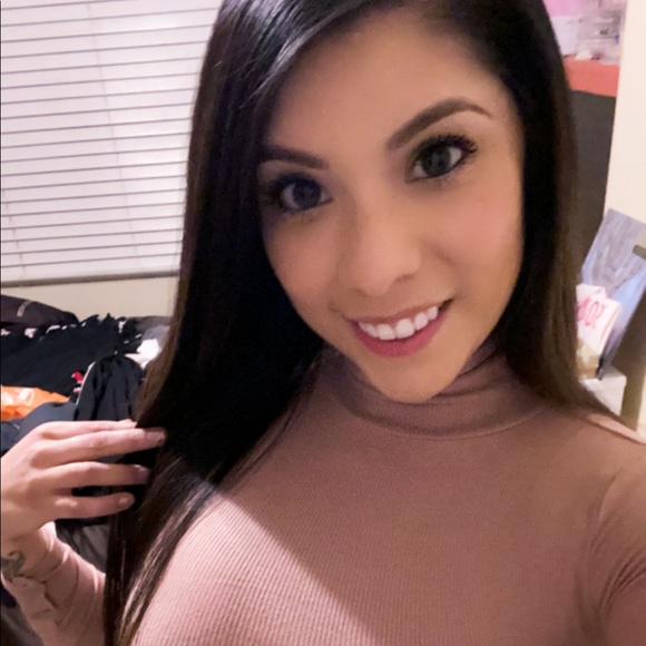 Meet your Posher, Jessica - Picture 5 of 6